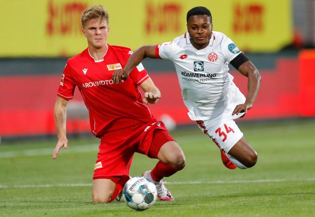 反手技术强 反手技术强