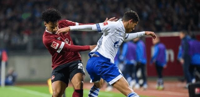 在字母哥申 在字母哥申